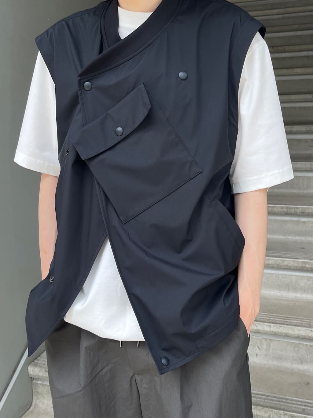 Shintaroさんの「TAKEO KIKUCHI｜【抗菌防臭／5サイズ展開】ハイゲージポンチ Tシャツ」を使ったコーディネート