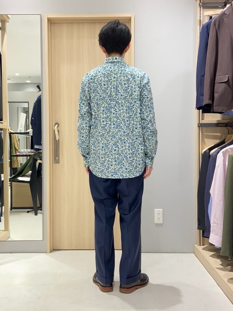わいずみさんの「TAKEO KIKUCHI｜【Three by Three】シャイニーシャークピンヘッド ベスト / 3ピース対応」を使ったコーディネート