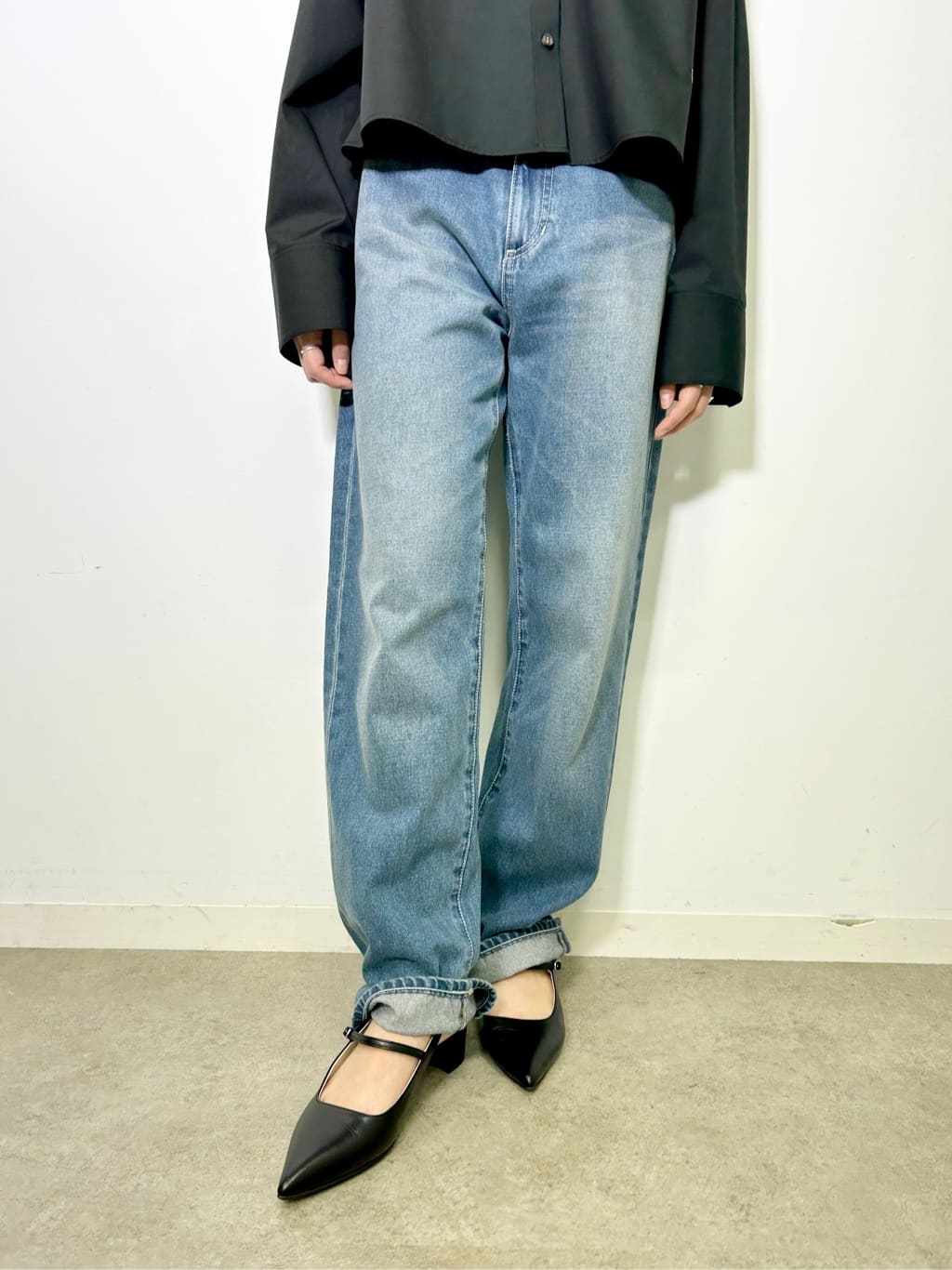 OCHIAIさんの「DRESSTERIOR｜【ウォッシャブル】テーパードコンフォートデニム」を使ったコーディネート