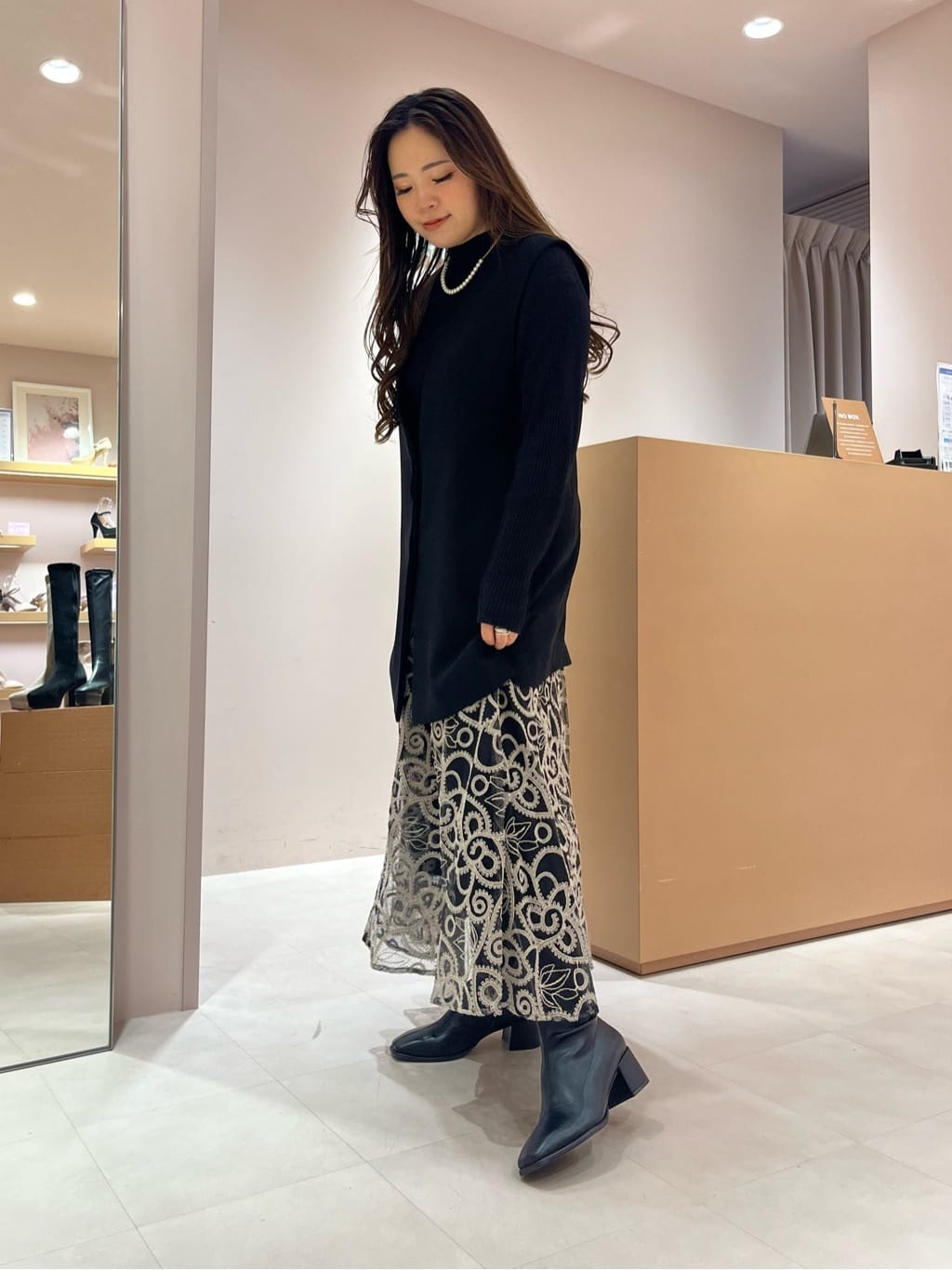 aya.oさんの「ESPERANZA｜スクエアトゥロングブーツ【ロングセラー／歩きやすい／ローヒール／ストレッチ／サイドジップ／着脱簡単／」を使ったコーディネート