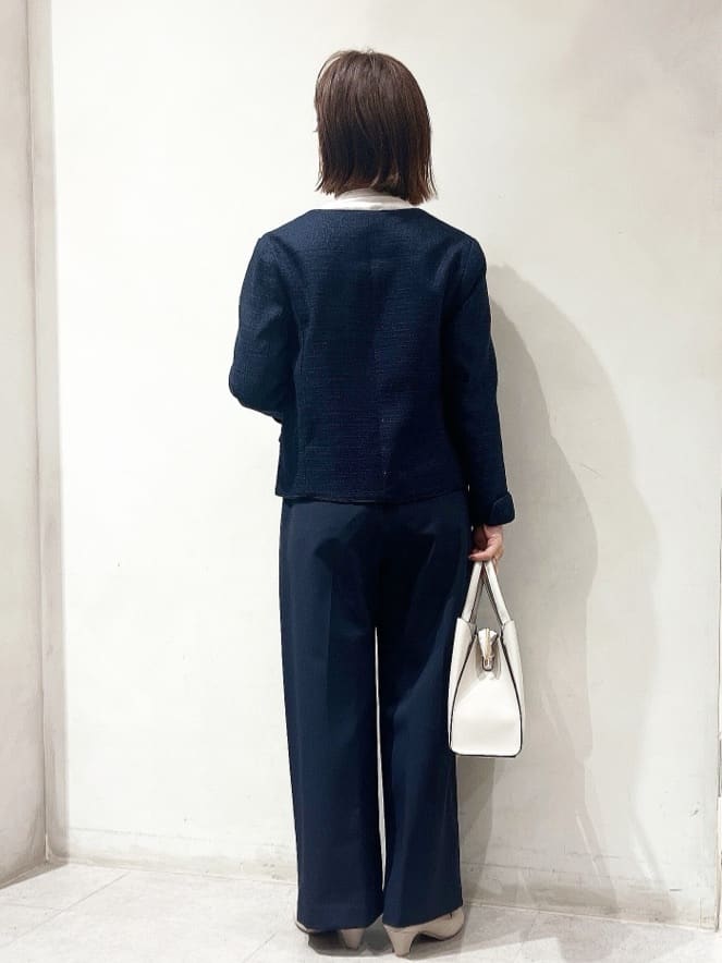 MIYUさんの「grove｜【ふわっと心地よい足入れ】やわここち(R)Vカットパンプス」を使ったコーディネート