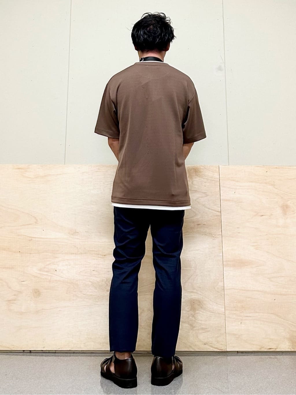 KENJI Iさんの「THE SHOP TK｜サフィアーノミニサコッシュ」を使ったコーディネート