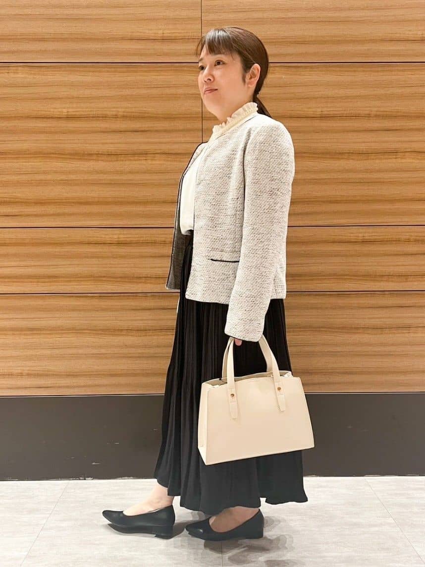 Mii (みー)さんの「SHOO･LA･RUE｜◆【通勤/セレモニー】女性らしいハートネック パイピング ツイードジャケット」を使ったコーディネート