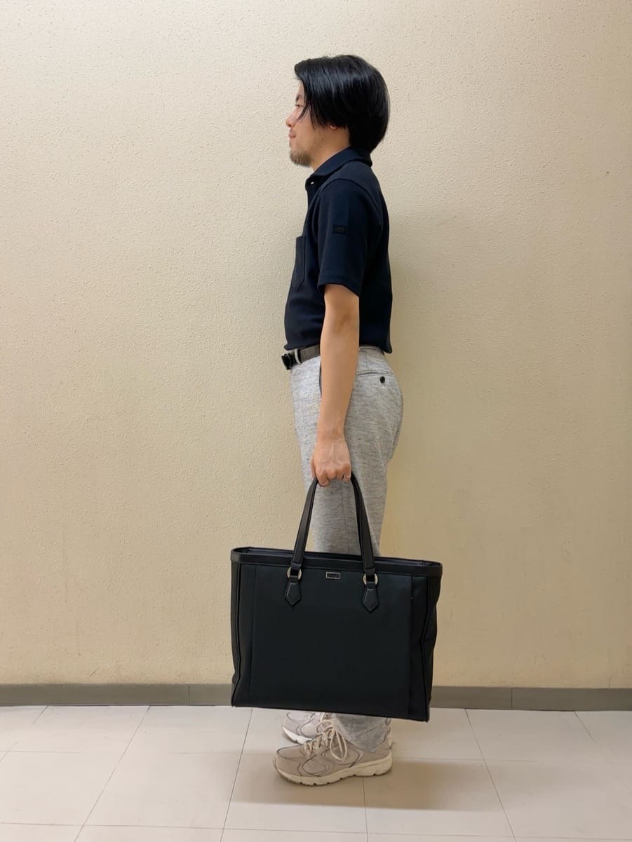 及川さんの「TAKEO KIKUCHI｜【尾州織】リネンブレンド メッシュパンツ」を使ったコーディネート