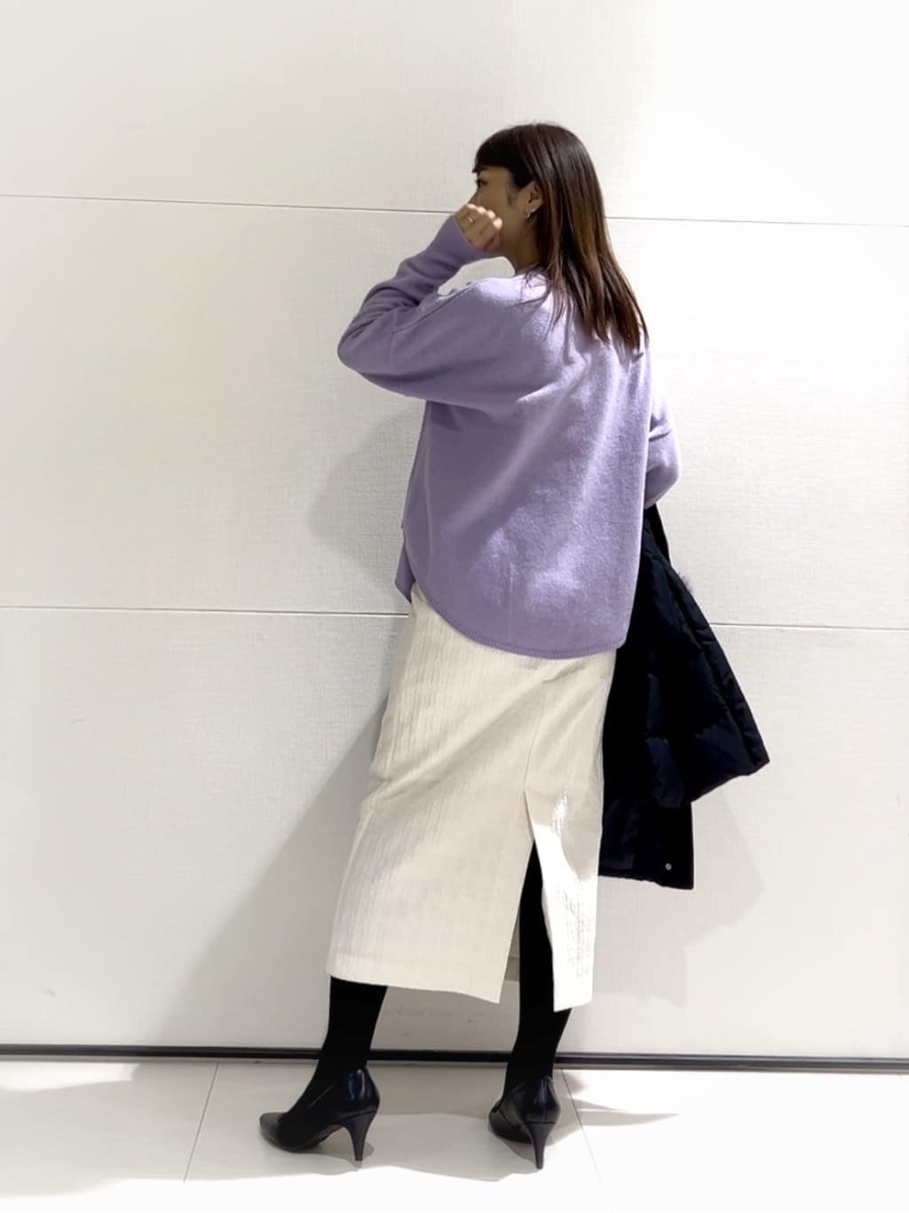 𝑹𝑶𝑴𝑰さんの「INDIVI｜」を使ったコーディネート