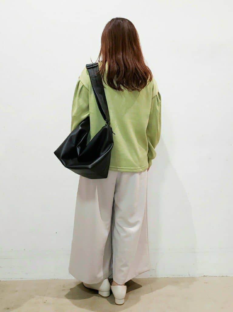 TSUCHIYAさんの「SHOO･LA･RUE｜【通勤/デイリー/セットアップ可】マルチに使える カットジョーゼット ワイドパンツ」を使ったコーディネート