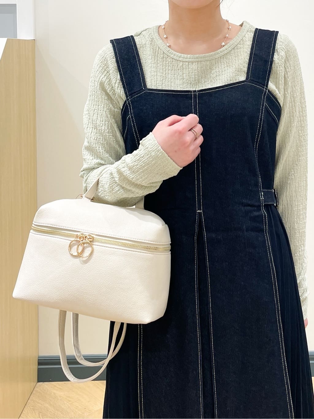 momoさんの「grove｜キレイに決まる!脇プリーツジャンドレ」を使ったコーディネート