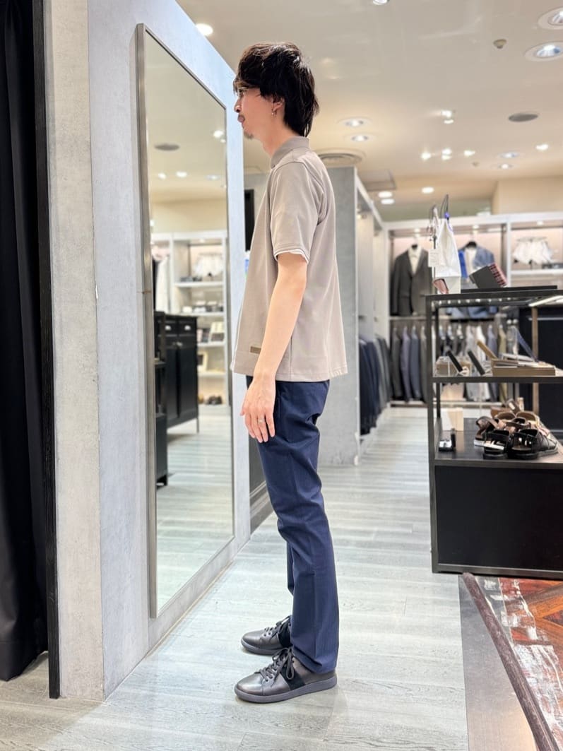 よっしーさんの「TAKEO KIKUCHI｜【Made in JAPAN】播州織 ヘリンボン ストレート パンツ」を使ったコーディネート
