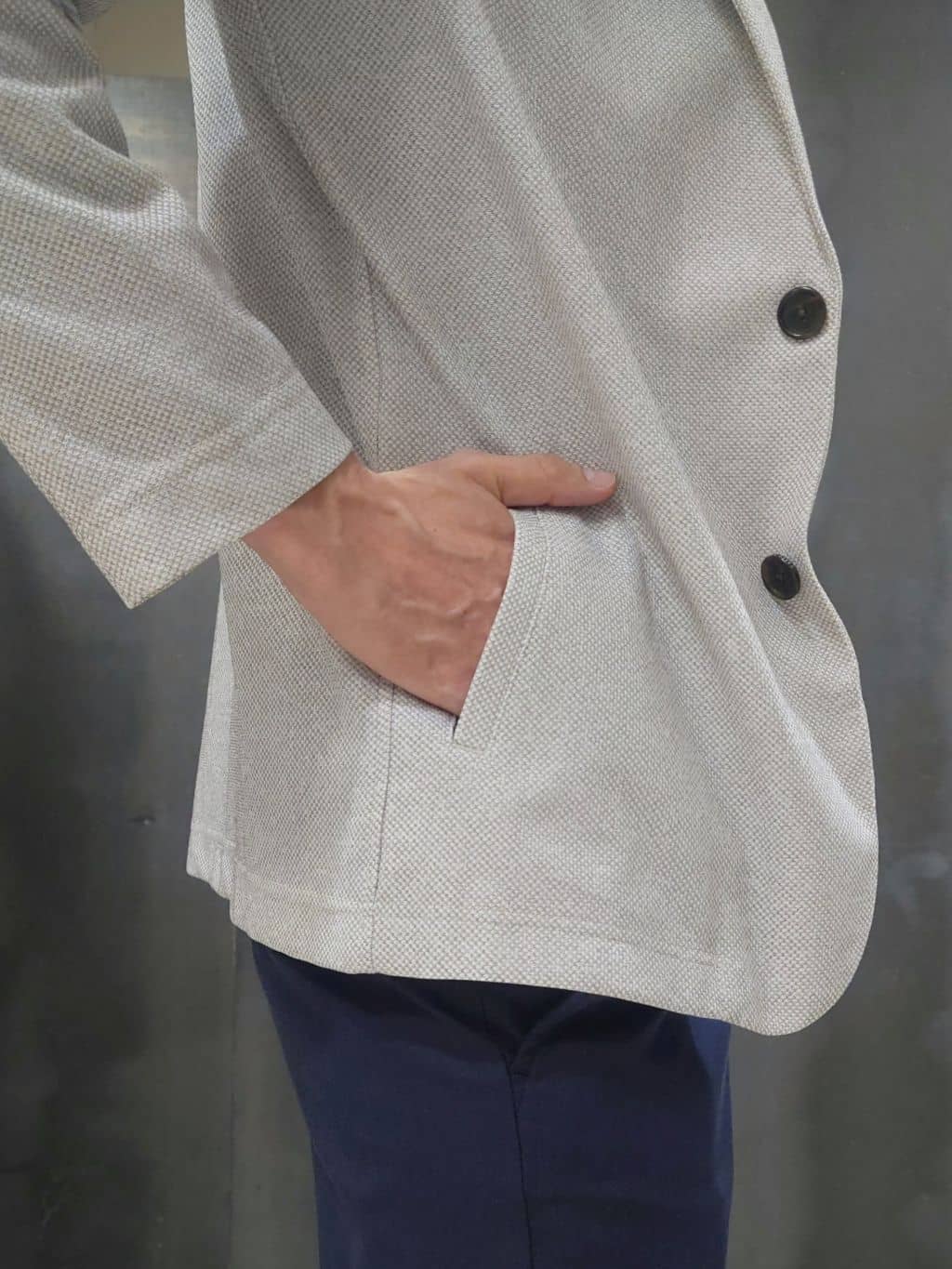 kawamuさんの「TAKEO KIKUCHI｜【全7サイズ&times;8色展開！】トップマルチヘリンボン パンツ」を使ったコーディネート