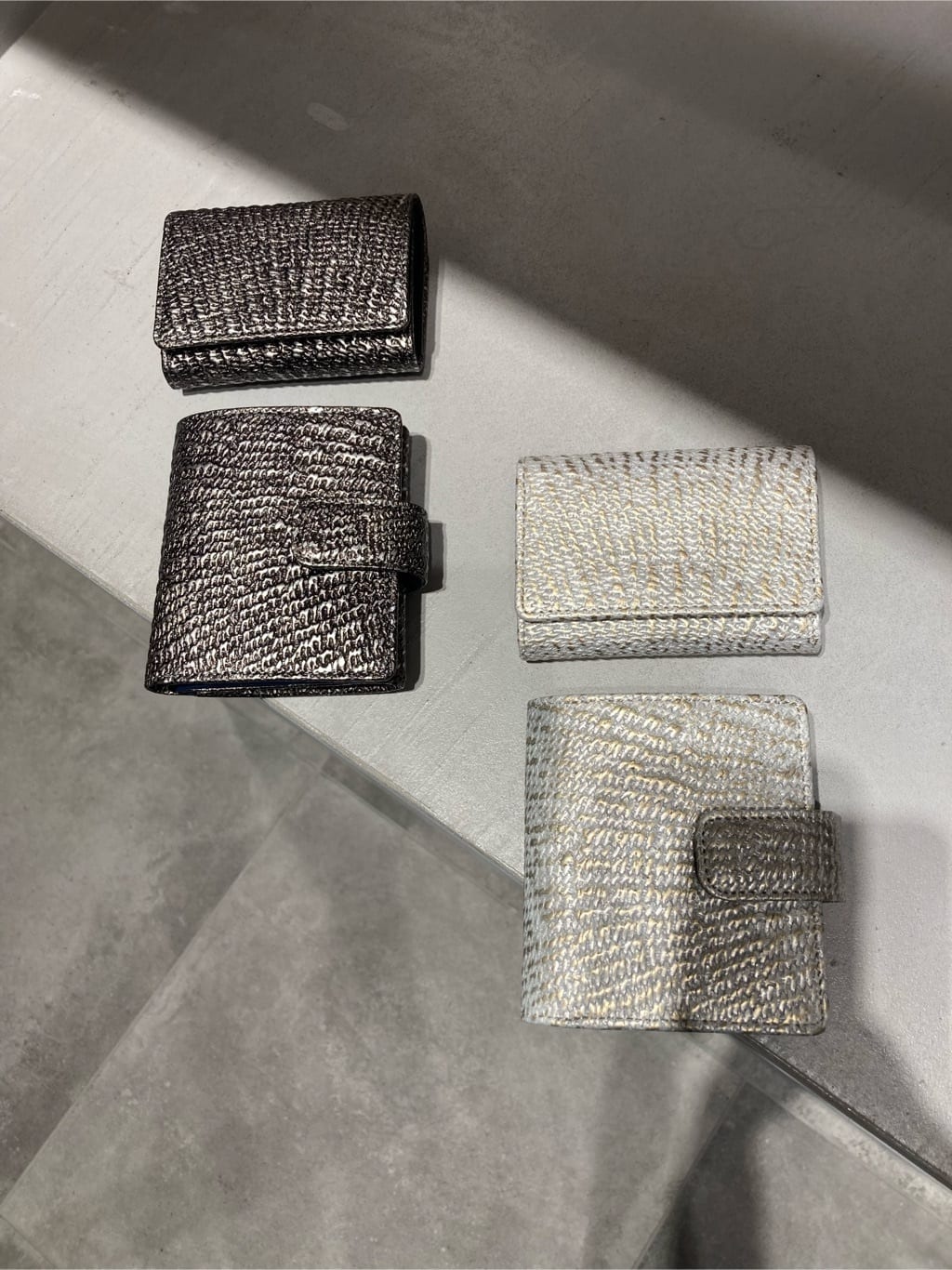 Cさんの「HIROKO HAYASHI｜DAMASCO（ダマスコ）薄型二つ折り財布」を使ったコーディネート