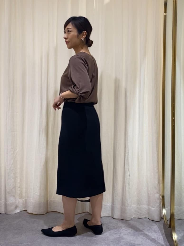 𝑹𝑶𝑴𝑰さんの「INDIVI｜」を使ったコーディネート