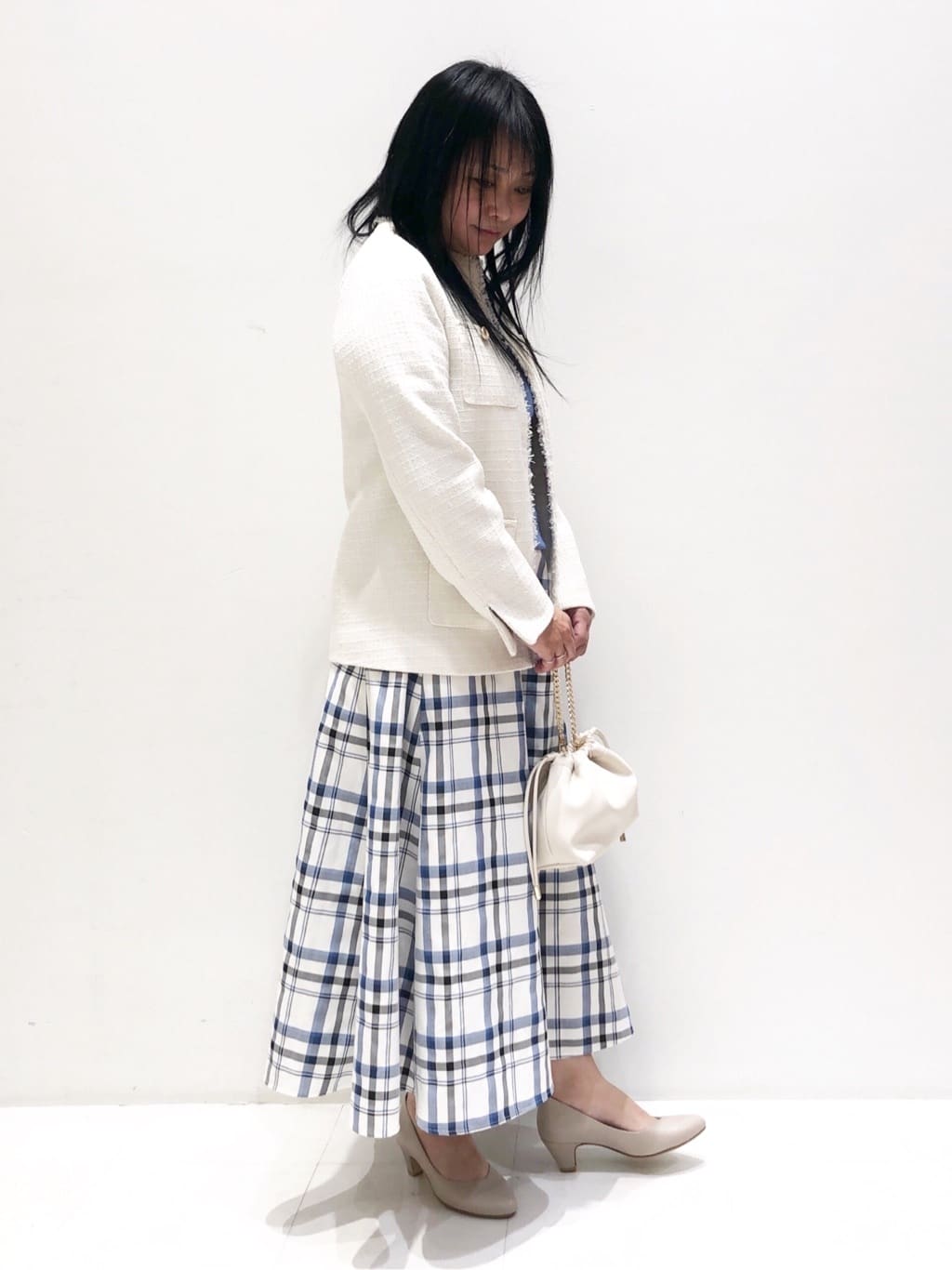 ゅぅさんの「grove｜【ふわっと心地よい足入れ】やわここち(R)Vカットパンプス」を使ったコーディネート