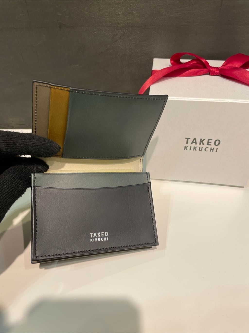 すずきさんの「TAKEO KIKUCHI｜アンティーク調レザー 名刺入れ」を使ったコーディネート