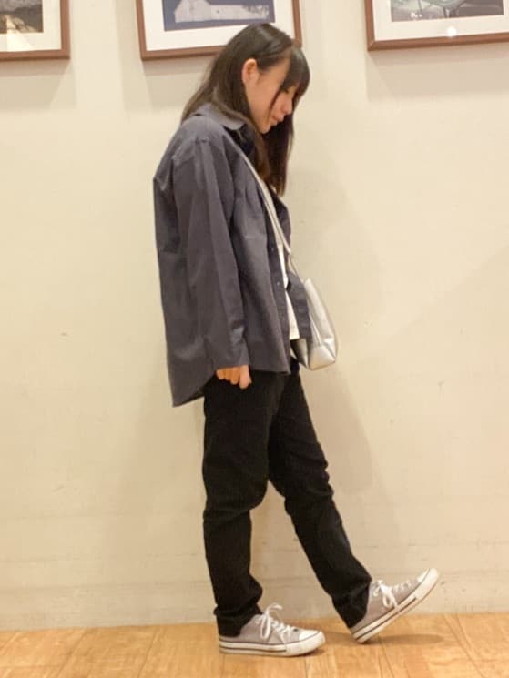 momoさんの「SHOO･LA･RUE｜【SS-3L/無理せずスリム】 ぐんぐん伸びる イージーテーパードパンツ」を使ったコーディネート
