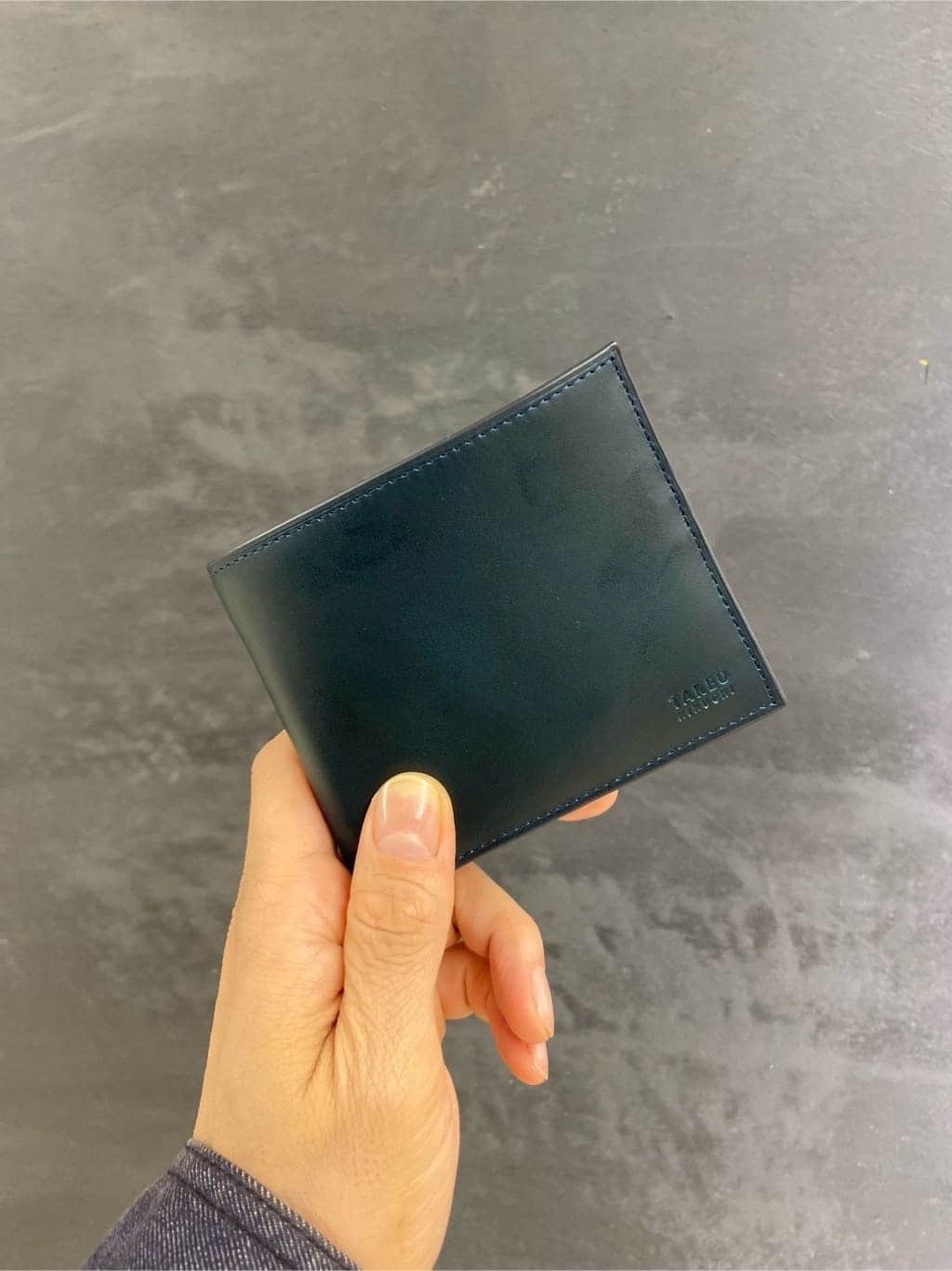 かたやまさんの「TAKEO KIKUCHI｜アンティーク調レザー 2つ折り財布」を使ったコーディネート