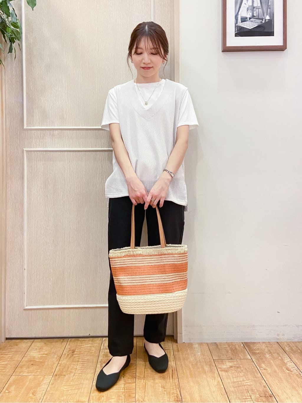 なみさんの「SHOO･LA･RUE｜【SS-3L/無理せずスリム】 ぐんぐん伸びる イージーテーパードパンツ」を使ったコーディネート