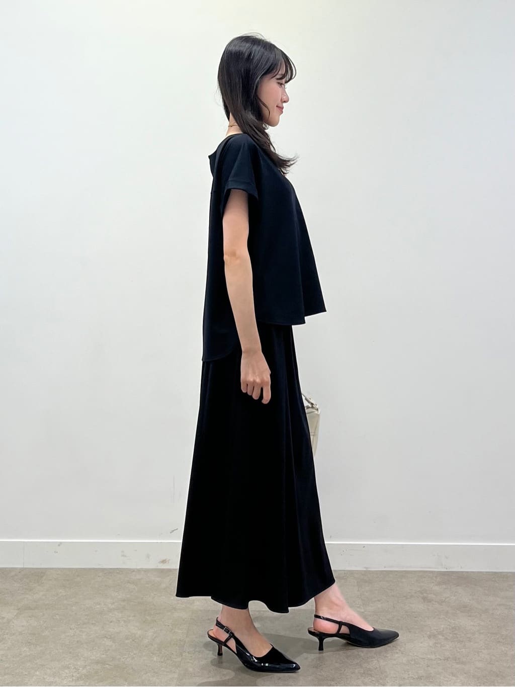 kaaiさんの「UNTITLED｜【手洗い／58cm正方形】ベルトプリントスカーフ」を使ったコーディネート