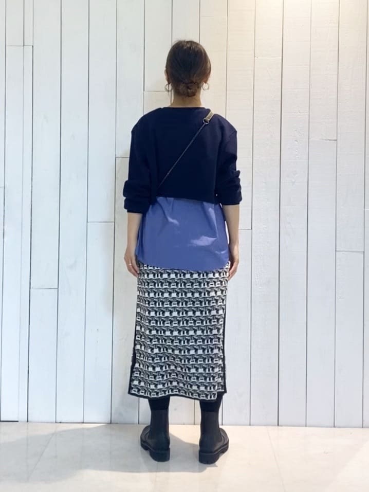 𝑹𝑶𝑴𝑰さんの「INDIVI｜」を使ったコーディネート