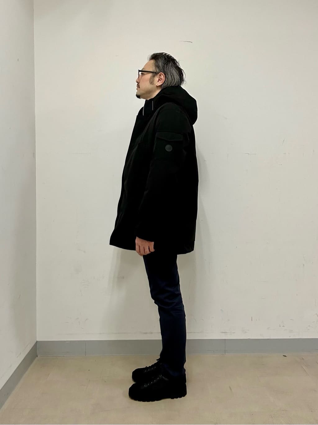 coheyさんの「TAKEO KIKUCHI｜【全7サイズ&times;8色展開！】トップマルチヘリンボン パンツ」を使ったコーディネート