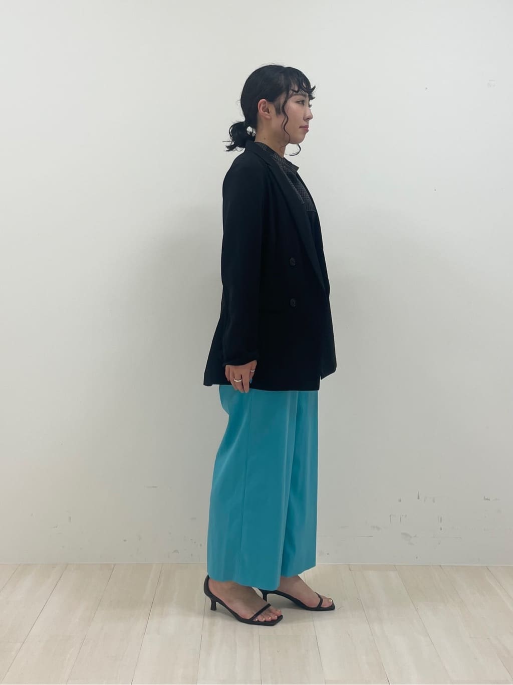 kanaさんの「INDIVI｜【褒められパンツ／洗える／ウエストゴム】ワイドタックパンツ」を使ったコーディネート