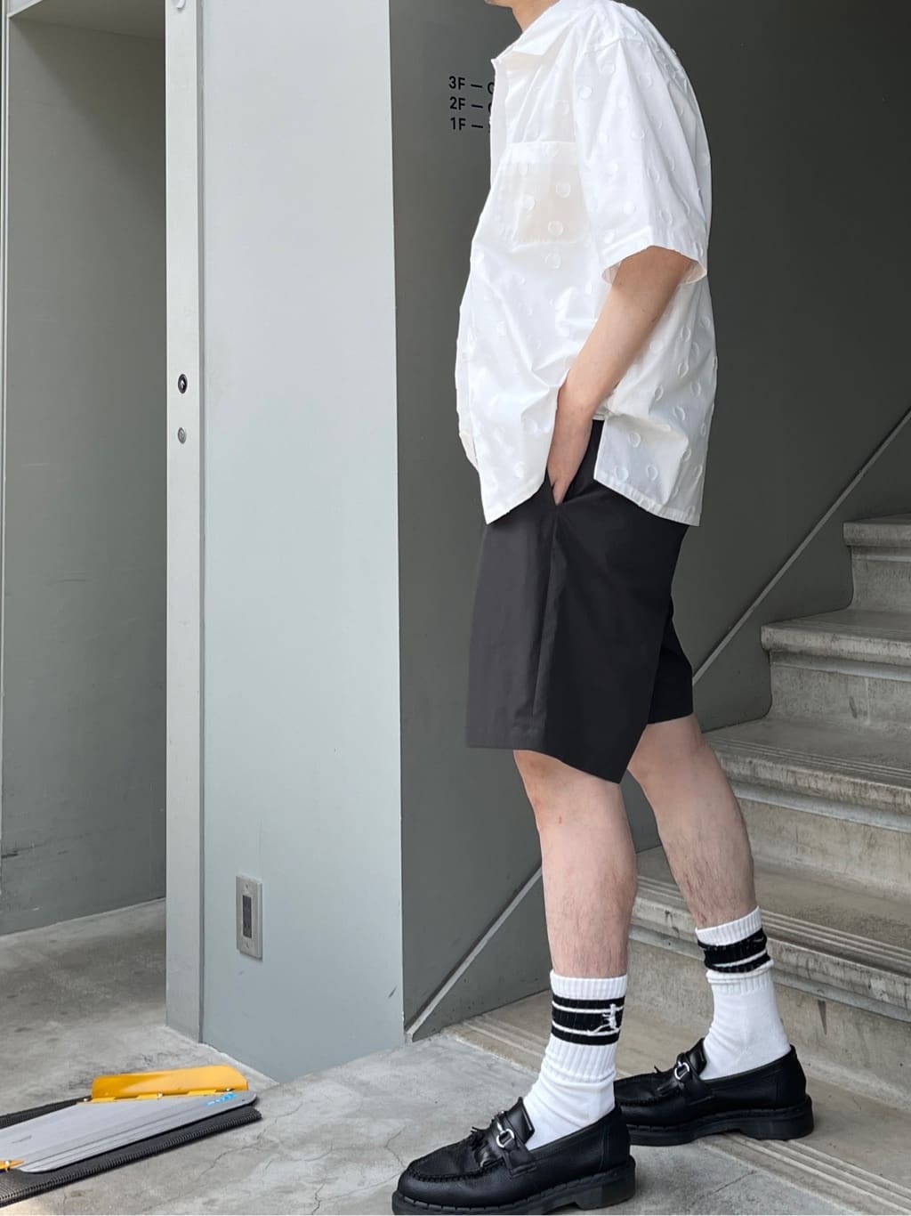 Shintaroさんの「TAKEO KIKUCHI｜【抗菌防臭／5サイズ展開】ハイゲージポンチ Tシャツ」を使ったコーディネート