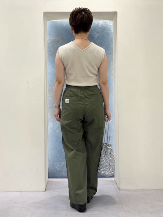 シュウコさんの「grove｜＜Lee&times;grove（別注色あり）＞ PAINTER PANTS」を使ったコーディネート