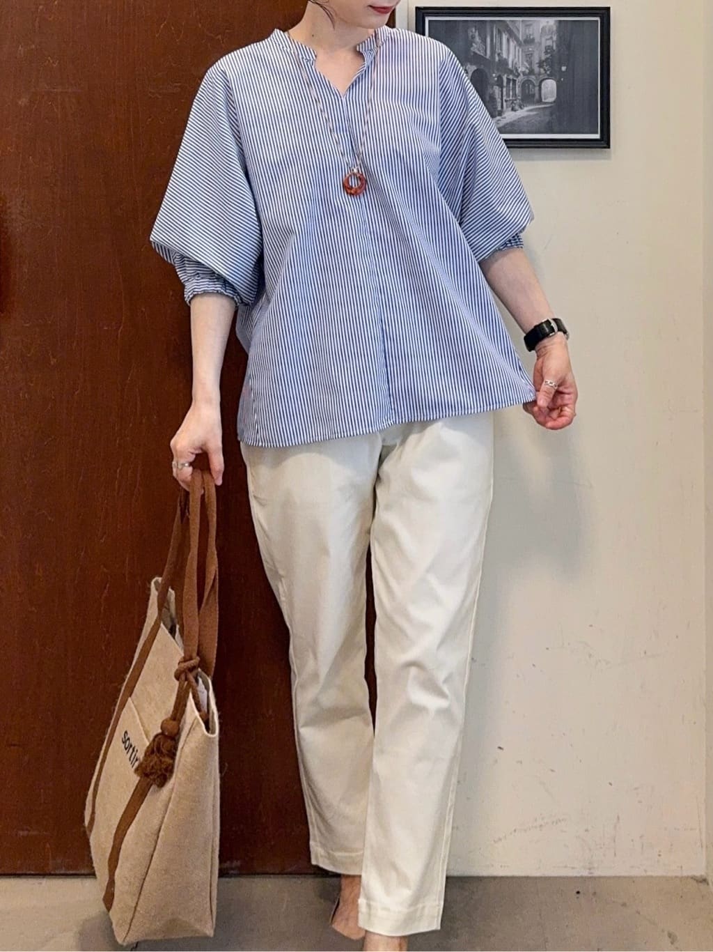 𝐇𝐢𝐫𝐨𝐦𝐢さんの「SHOO･LA･RUE｜【SS-3L/無理せずスリム】 ぐんぐん伸びる イージーテーパードパンツ」を使ったコーディネート