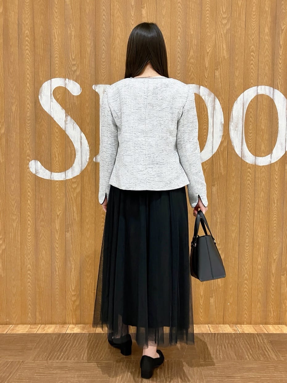 FUJIさんの「SHOO･LA･RUE｜◆【通勤/セレモニー】女性らしいハートネック パイピング ツイードジャケット」を使ったコーディネート