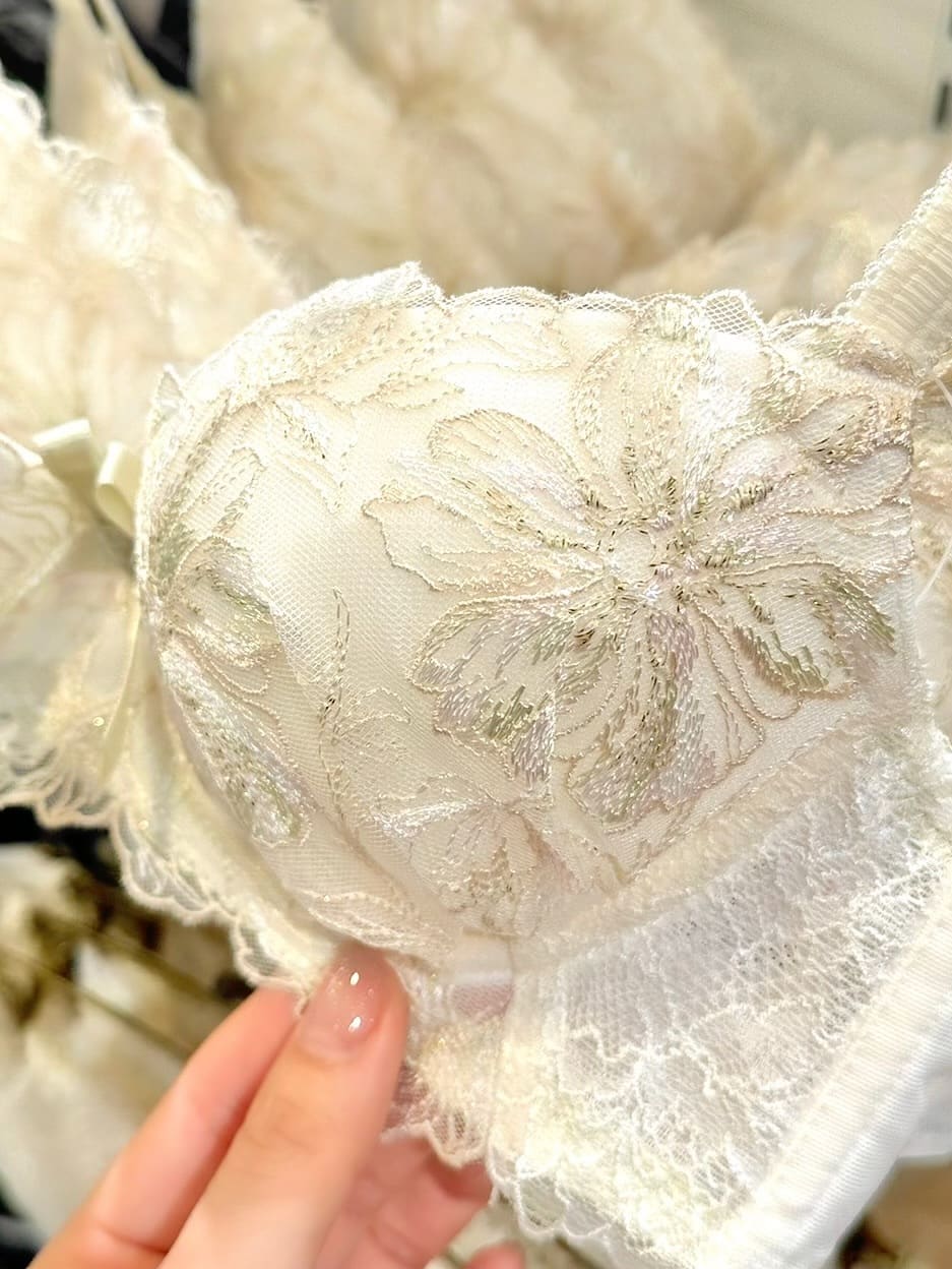 nishiさんの「Risa Magli｜シャンタル ブラジャー」を使ったコーディネート