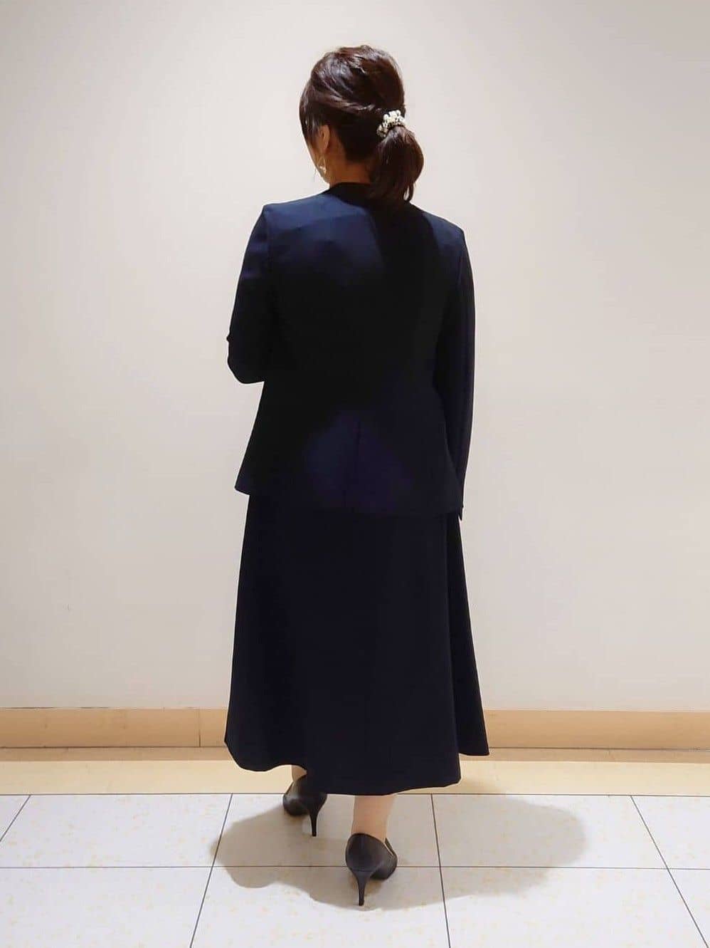 TOMOMIさんの「INDIVI｜【定番スーツ／UVケア／洗える】ウール調ノーカラージャケット」を使ったコーディネート