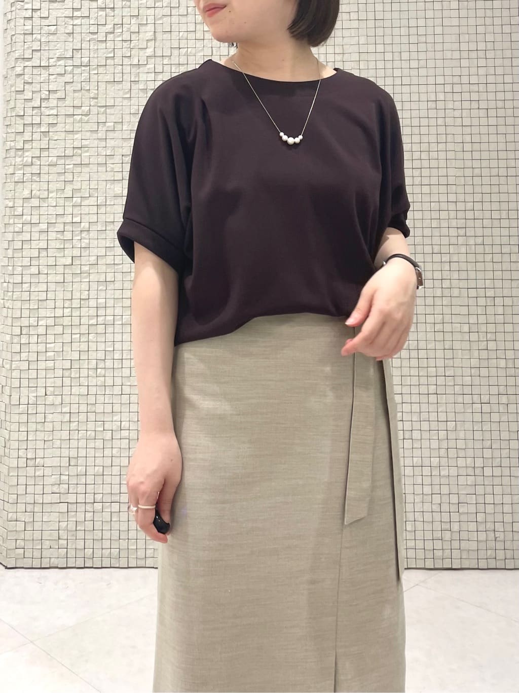 sakuさんの「INDIVI｜【セレモニーにおすすめ！】パール調トップネックレス」を使ったコーディネート