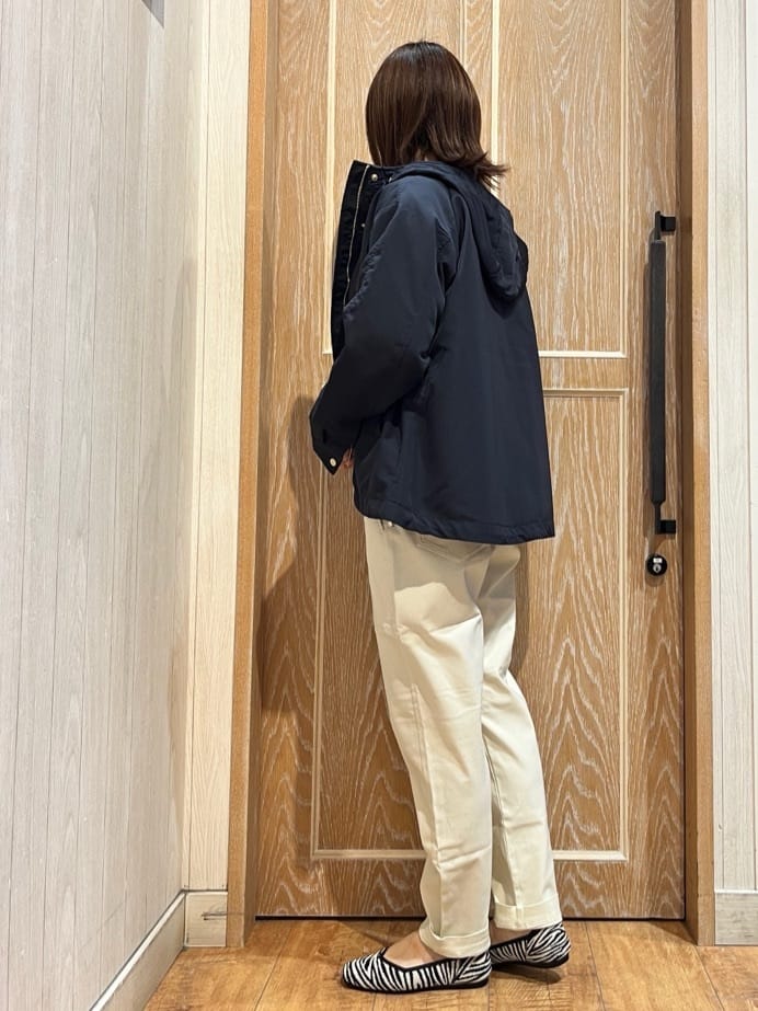meiさんの「SHOO･LA･RUE｜【SS-3L/無理せずスリム】 ぐんぐん伸びる イージーテーパードパンツ」を使ったコーディネート
