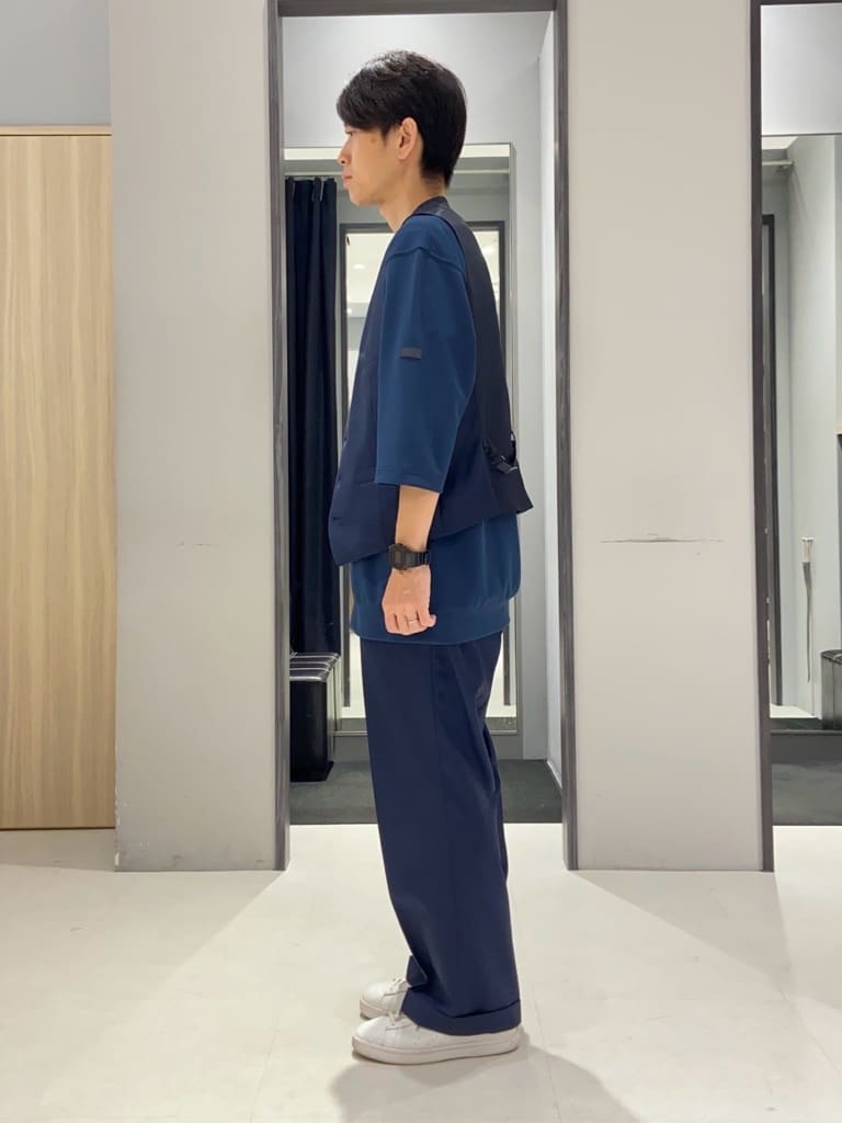 わいずみさんの「TAKEO KIKUCHI｜【Three by Three】シャイニーシャークピンヘッド ベスト / 3ピース対応」を使ったコーディネート