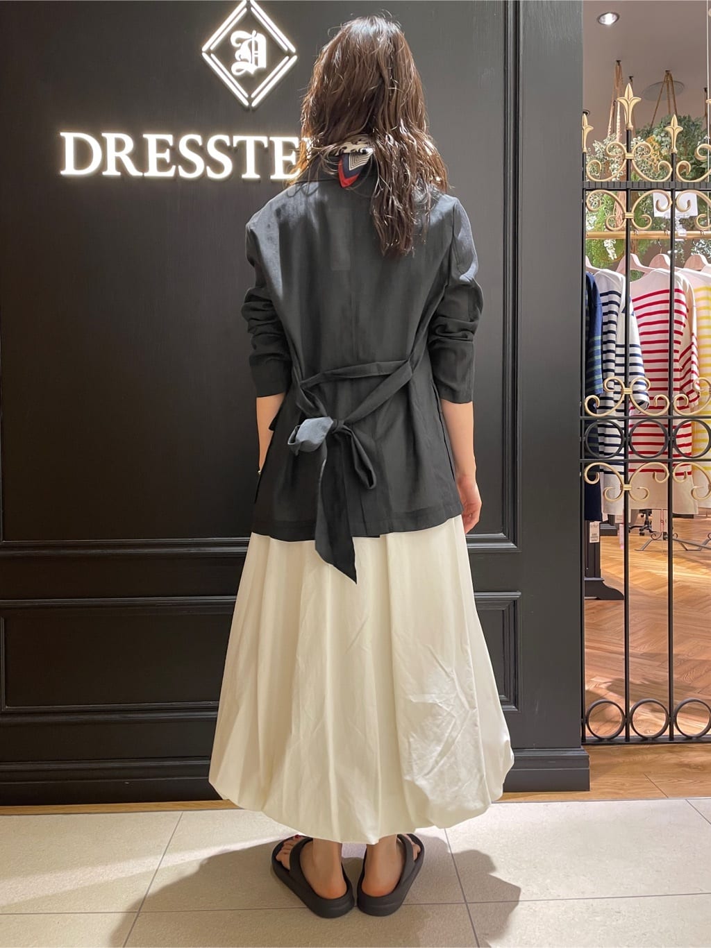 Karinさんの「DRESSTERIOR｜【STORY11月号掲載】レオパードシルクスカーフ」を使ったコーディネート