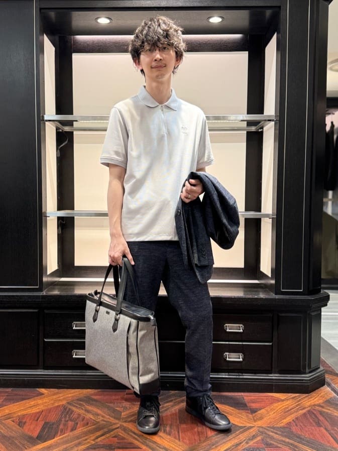 よっしーさんの「TAKEO KIKUCHI｜【尾州織】リネンブレンド メッシュパンツ」を使ったコーディネート