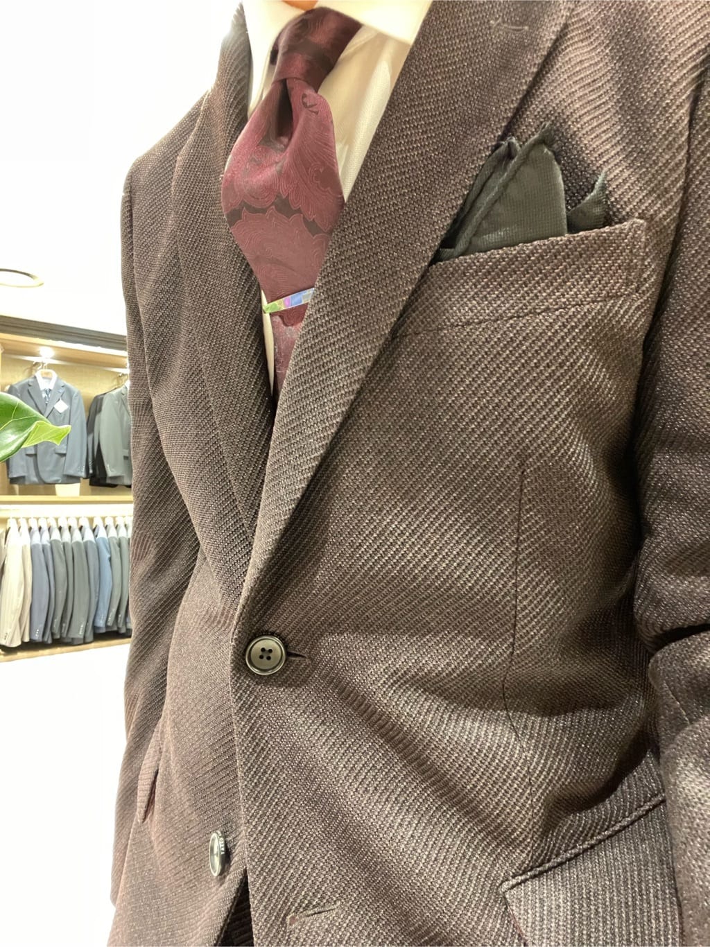 コウノ モトヤさんの「TAKEO KIKUCHI｜【Made in JAPAN】ブロード レギュラーカラー ドレスシャツ」を使ったコーディネート