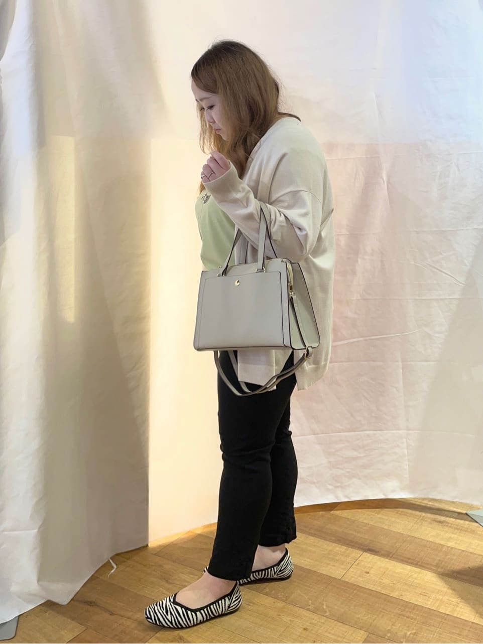 Risaさんの「SHOO･LA･RUE｜【SS-3L/無理せずスリム】 ぐんぐん伸びる イージーテーパードパンツ」を使ったコーディネート