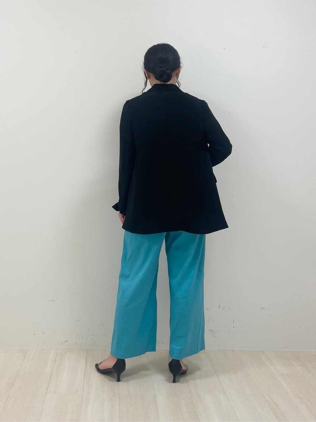 kanaさんの「INDIVI｜【褒められパンツ／洗える／ウエストゴム】ワイドタックパンツ」を使ったコーディネート