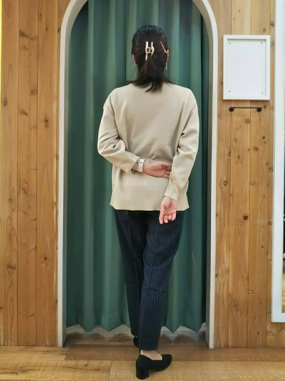 ショーコラさんの「SHOO･LA･RUE｜【洗える/SS-3L】すっきりキレイにかっこよく 大人のテーパードパンツ」を使ったコーディネート