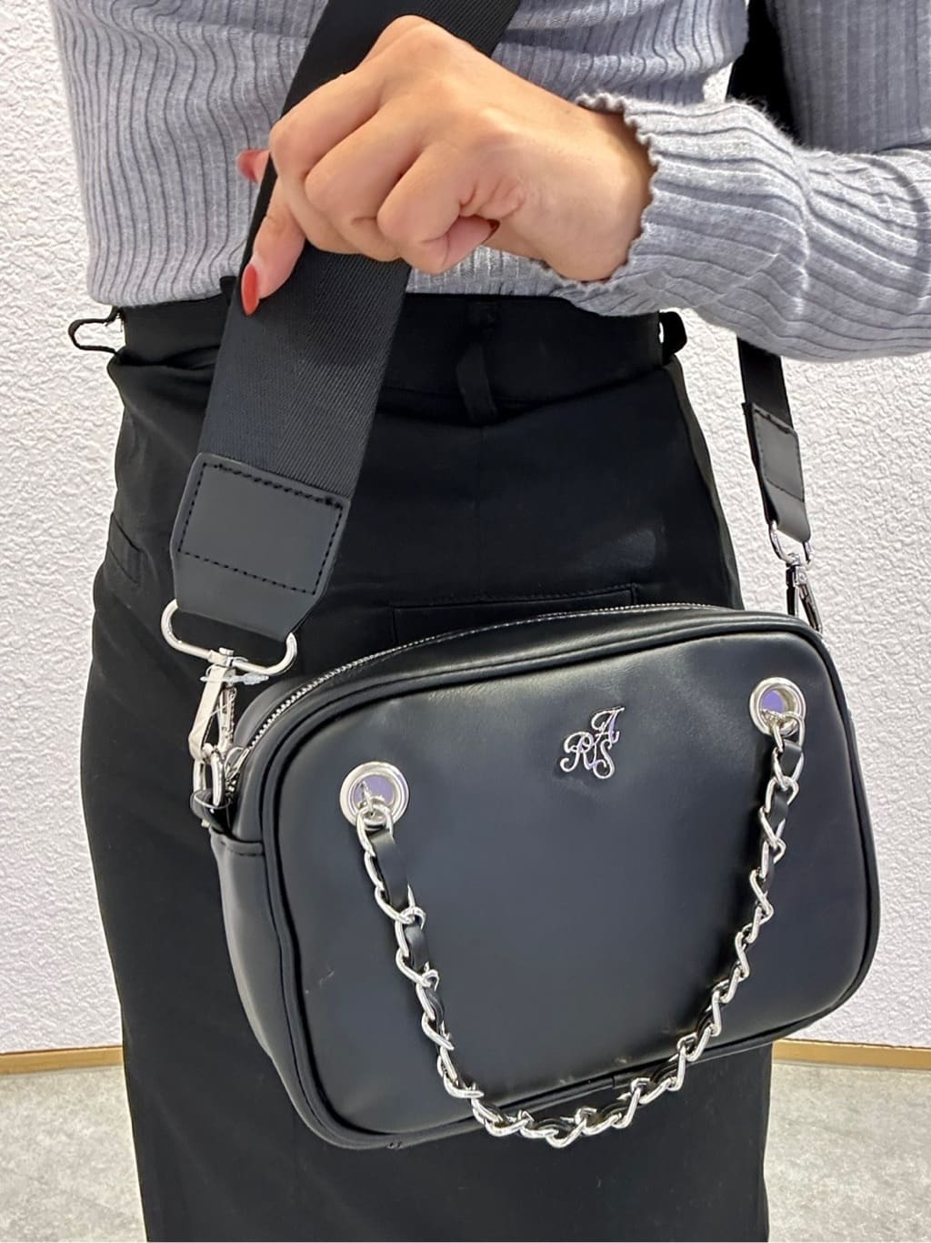 ハルさんの「ESPERANZA｜メッキプレートヒールストラップパンプス」を使ったコーディネート