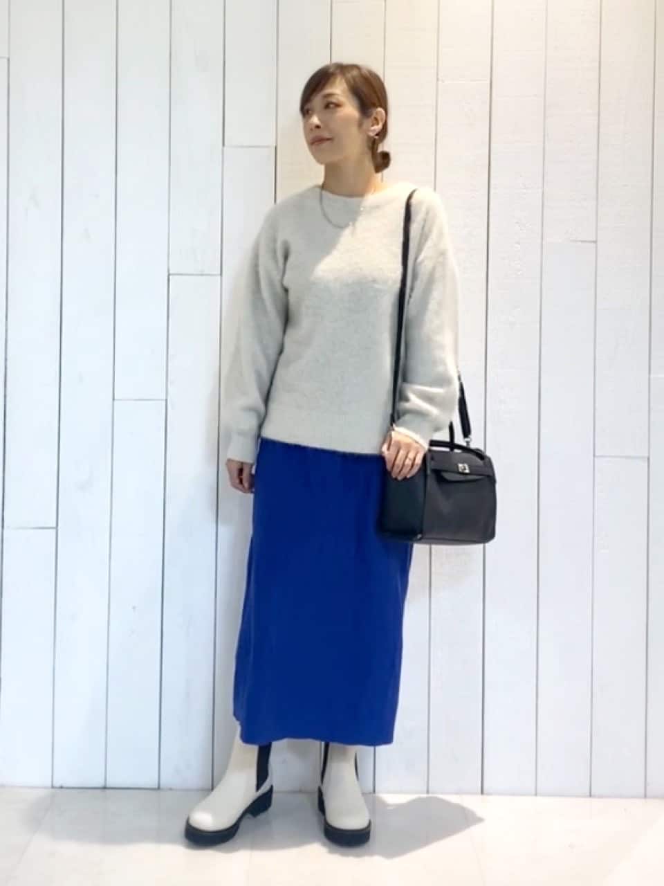 𝑹𝑶𝑴𝑰さんの「INDIVI｜」を使ったコーディネート
