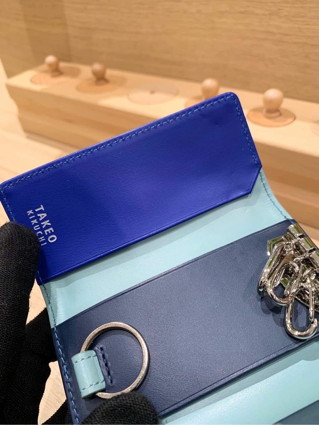よぴさんの「TAKEO KIKUCHI｜配色型押しレザー 長財布」を使ったコーディネート