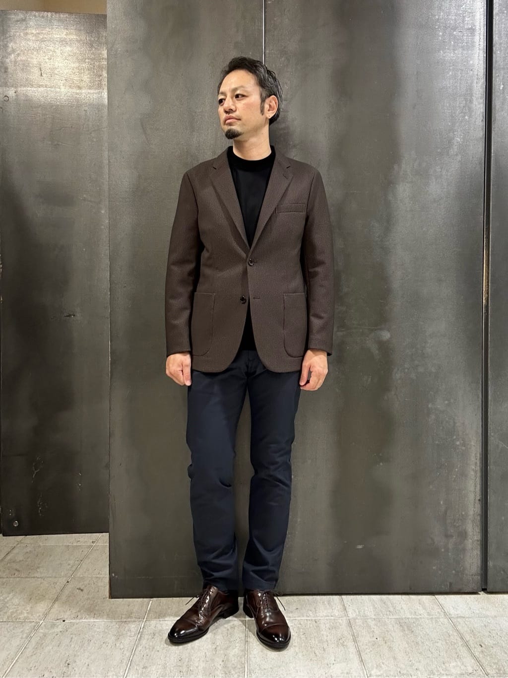 coheyさんの「TAKEO KIKUCHI｜【全7サイズ&times;8色展開！】トップマルチヘリンボン パンツ」を使ったコーディネート