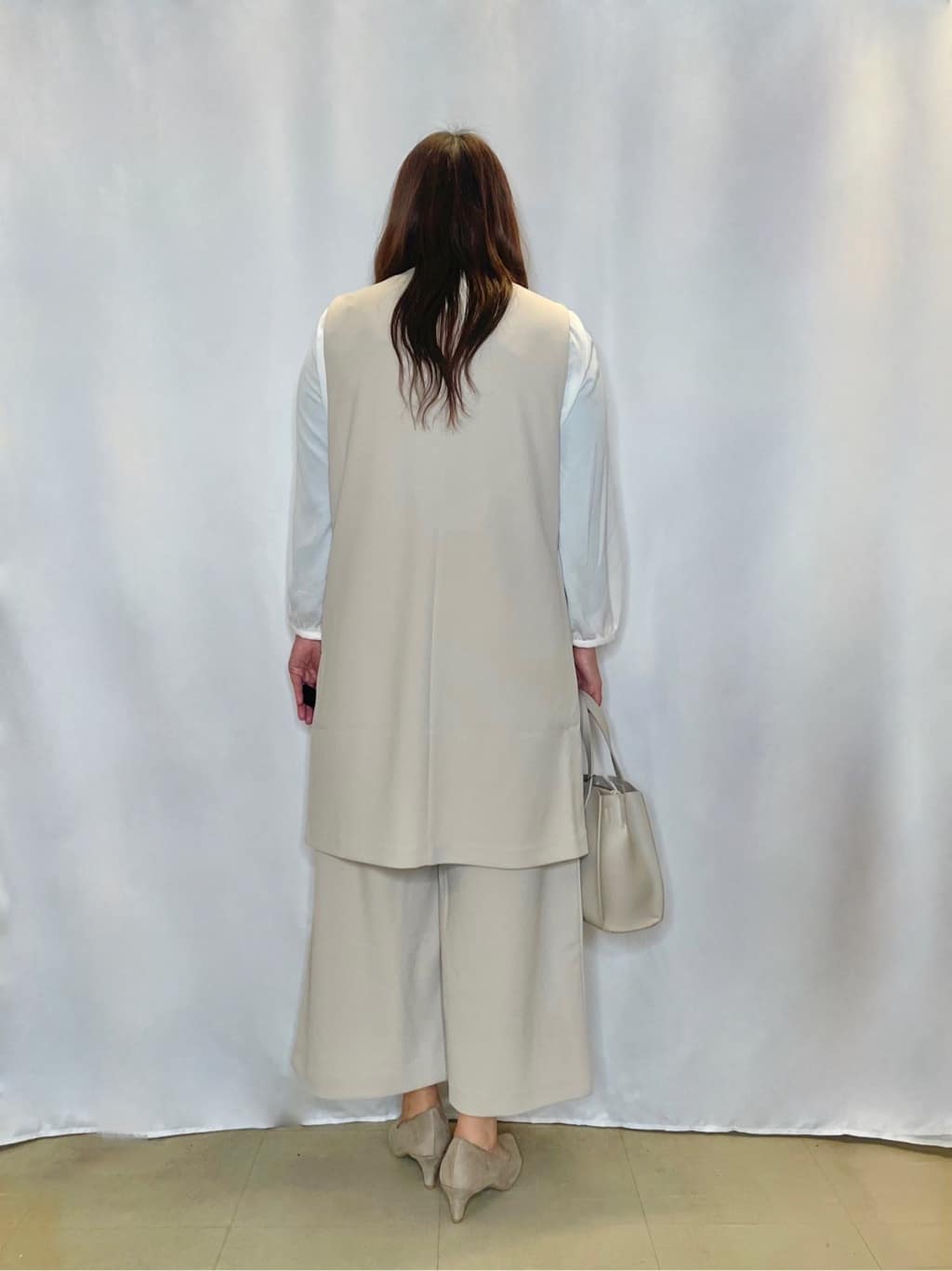 Ayaさんの「SHOO･LA･RUE｜【通勤/デイリー/セットアップ可】マルチに使える カットジョーゼット ワイドパンツ」を使ったコーディネート