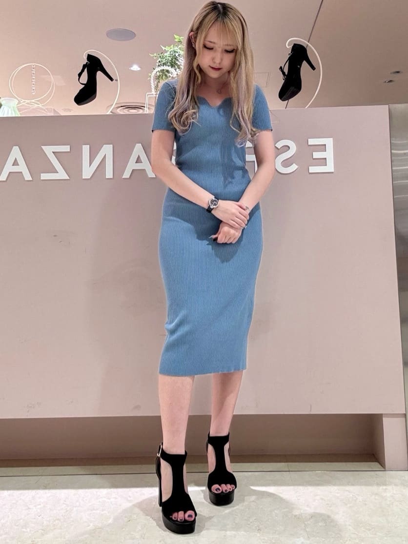 kaさんの「ESPERANZA｜Tストラップスクエアサンダル 24SS」を使ったコーディネート
