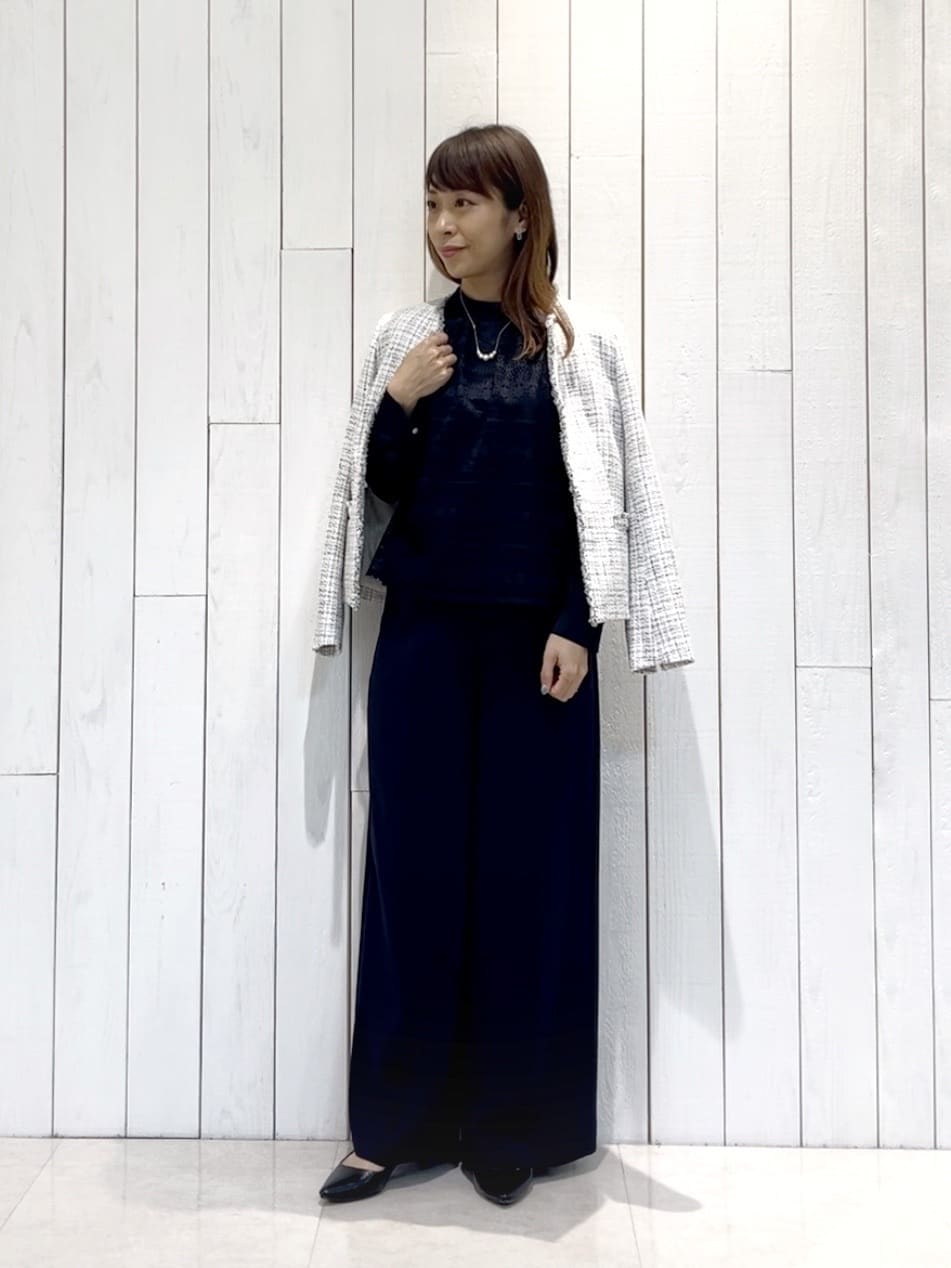 𝑹𝑶𝑴𝑰さんの「INDIVI｜【セレモニーにおすすめ！】パール調トップネックレス」を使ったコーディネート