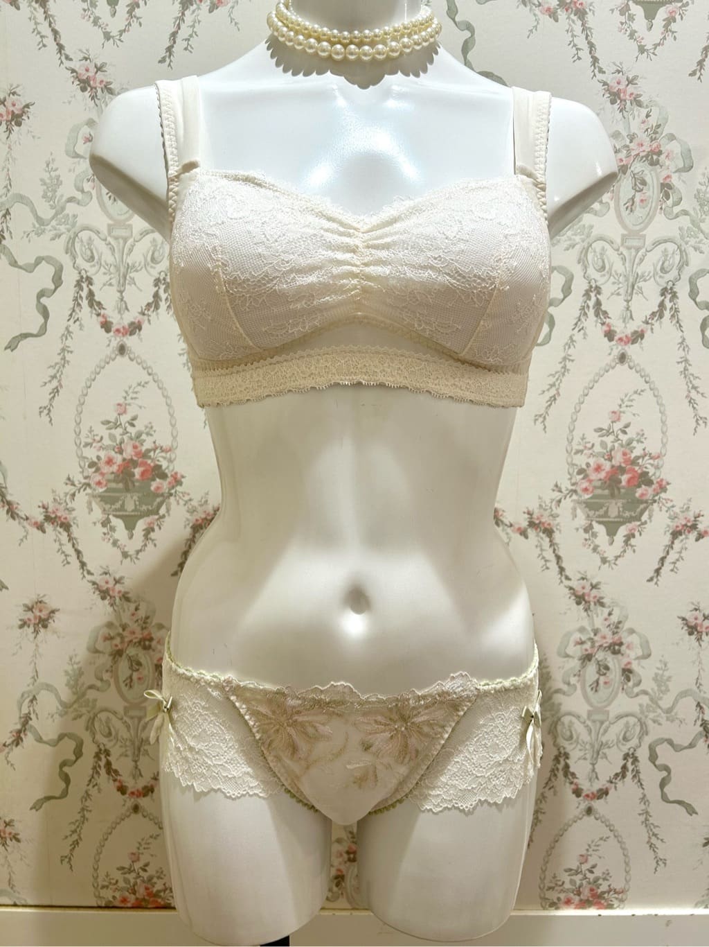 ichiさんの「Risa Magli｜シャンタル ブラジャー」を使ったコーディネート