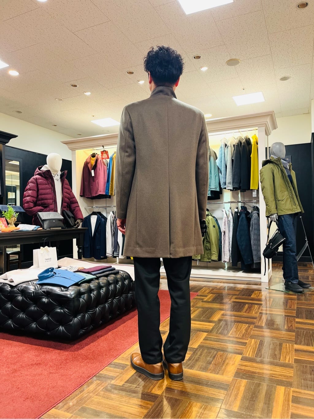 晃さんの「TAKEO KIKUCHI｜【ウールカシミヤブレンド】ビーバー調 スタンドカラー コート」を使ったコーディネート