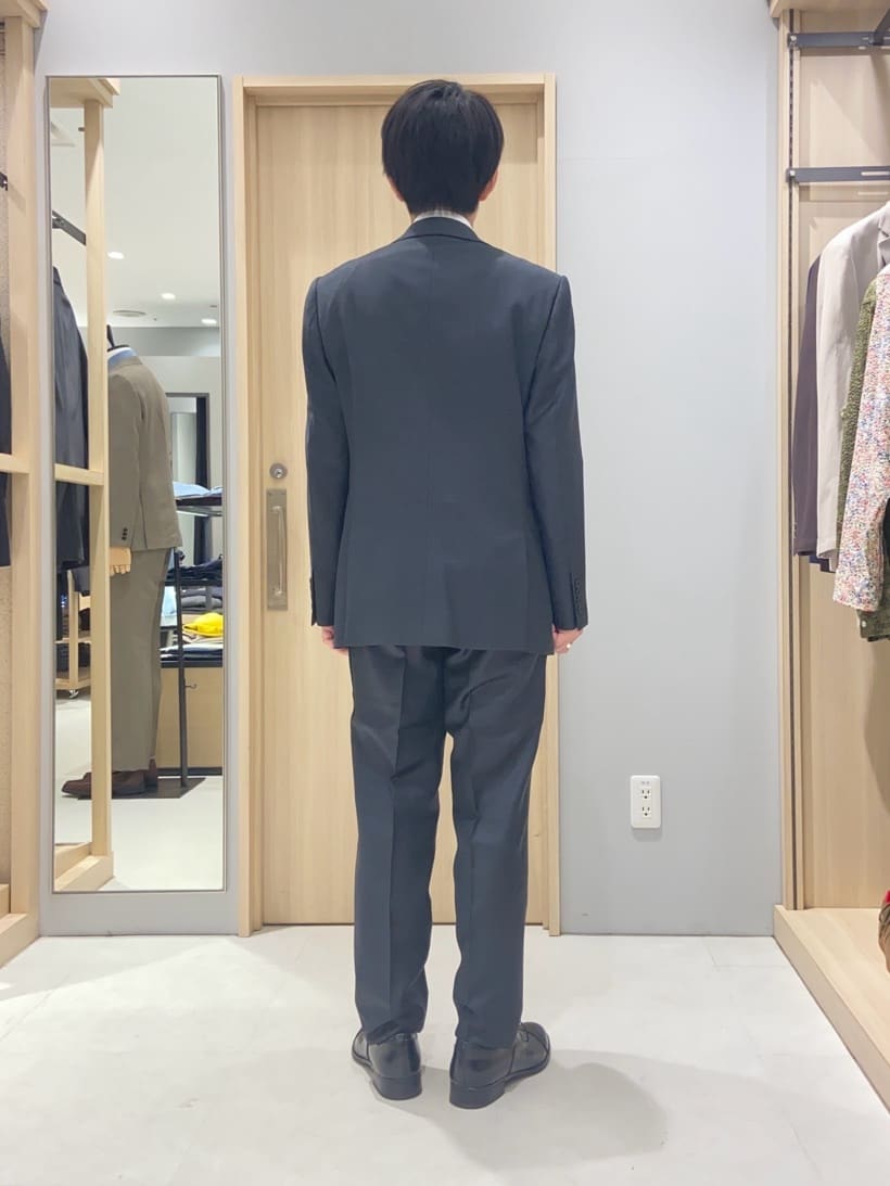 わいずみさんの「TAKEO KIKUCHI｜【Three by Three】シャイニーシャークピンヘッド スーツ/3ピース対応可」を使ったコーディネート