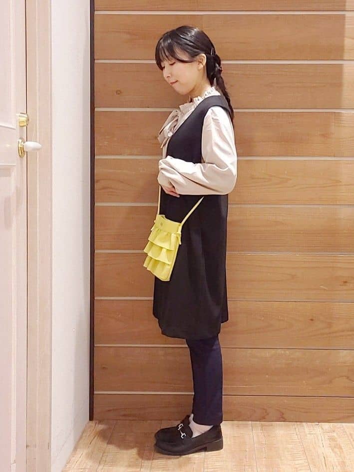 remiiiさんの「SHOO･LA･RUE｜【SS-3L/無理せずスリム】 ぐんぐん伸びる イージーテーパードパンツ」を使ったコーディネート